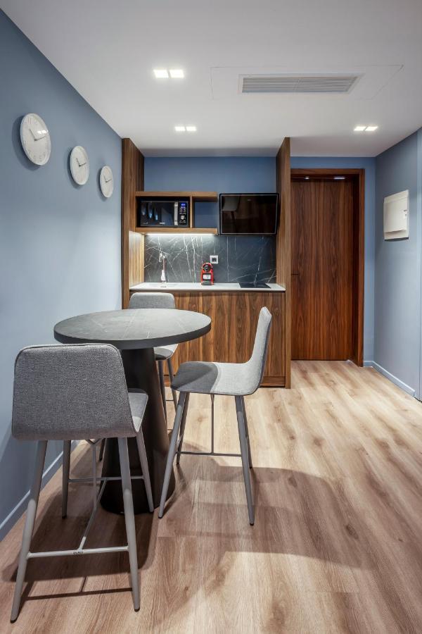 Katouni25 Luxury Suites Tesalonika Bagian luar foto